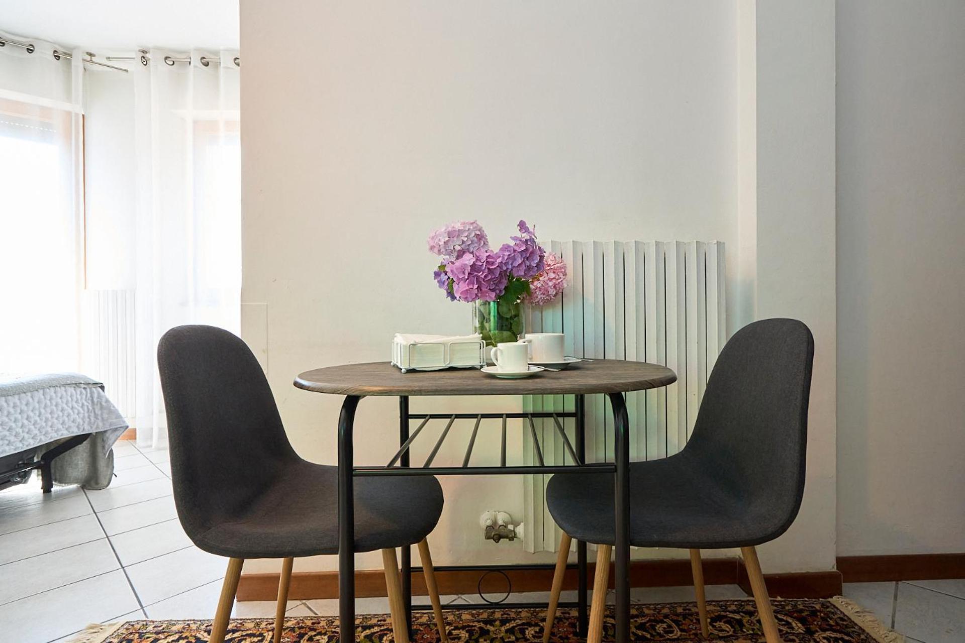 דירות מילאנו -Luminosa 5 Stars With Balcony- Wifi Netflix 15 Minutes From Duomo מראה חיצוני תמונה